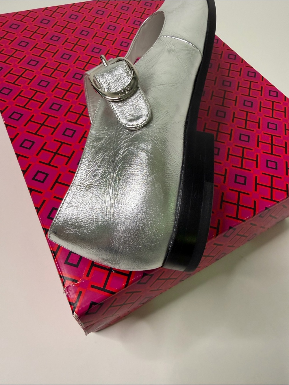 Tory Burch Violet T-Strap Mary Jane Silver Metallic Flats Size 8 - Picture 11 of 11